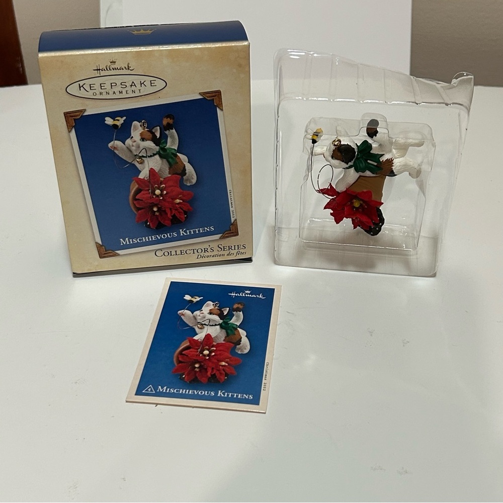 Hallmark Keepsake Ornament: Mischievous Kittens - 2002